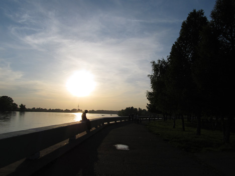 ウスト・カメノゴルスク: イルティッシュ川の夕日