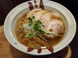 NOODLE DINING 03のチャーシュー醤油らぁめん