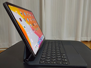 11インチiPad Pro(第2世代)とMagic KeyboardとSmart Folio
