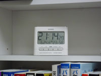 温度・湿度表示付き電波置時計
