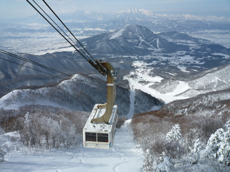 北志賀・竜王スキーパークのロープウェイ山頂駅からの風景