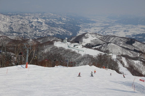 ガーラ湯沢: 高津倉山頂からの風景