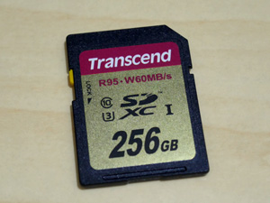 TranscendのSDXCカード(256GB)